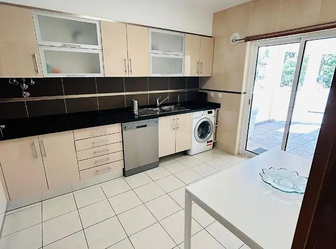 Ferreiras Αλμπουφέιρα